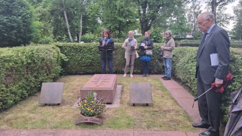 Zum Artikel "Gedenken in Lauf: Maria Parkhomenko erinnert an ukrainische Zwangsarbeiter:innen"